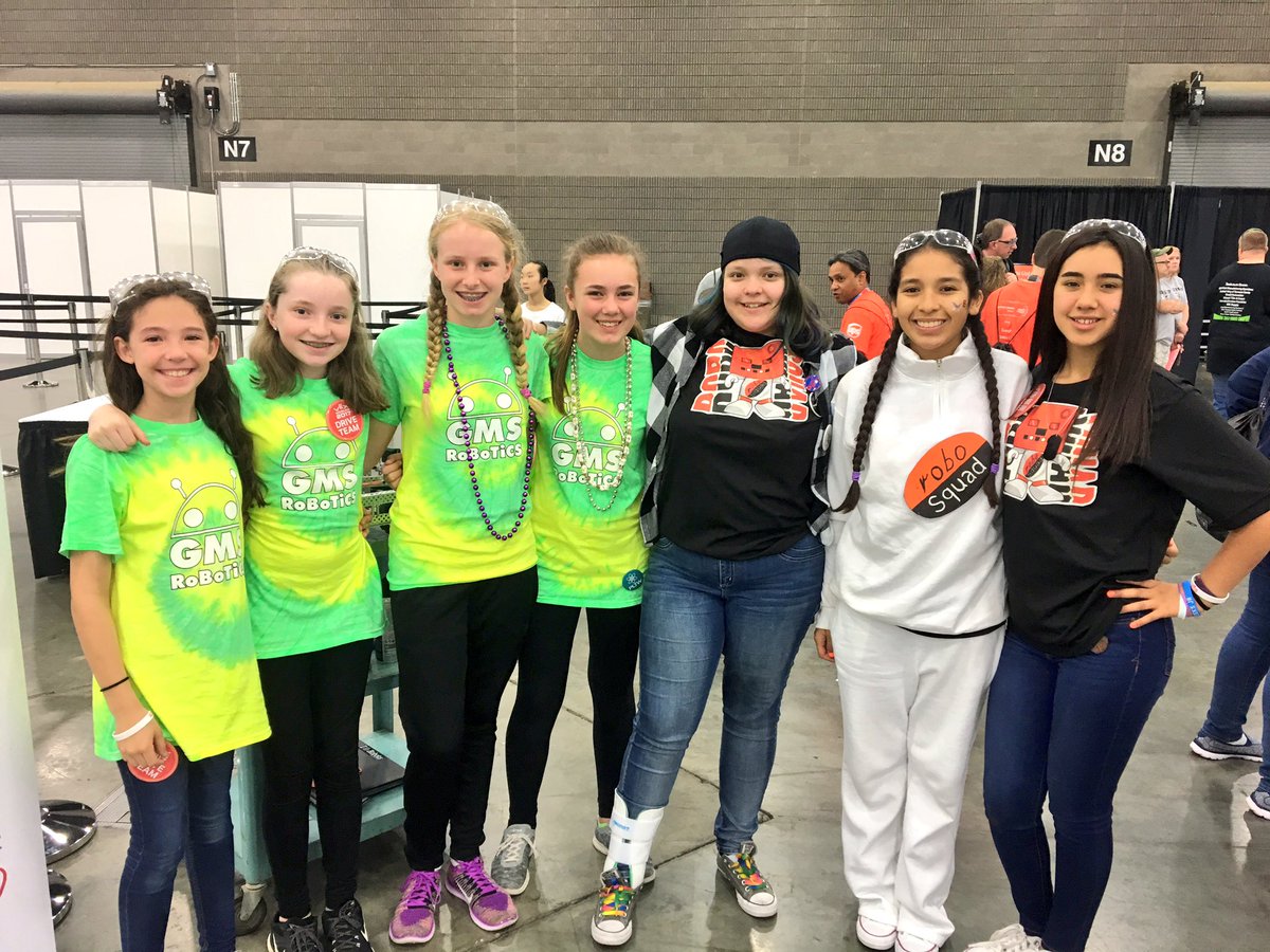 jscrivner6's tweet photo. FL, WI, MEX, TX...we love making new alliances! #VEXWorlds #GMSrobotics https://t.co/3mWdD89t5d