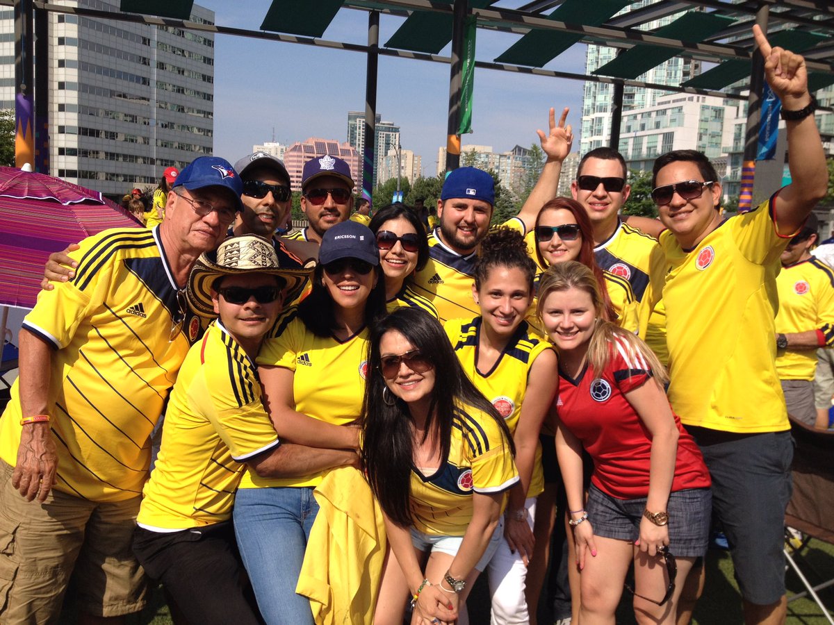 CheVillarreal's tweet photo. @DeportesNTN24 la tricolor!! La más grande! #tbt https://t.co/yNeM6L8Zm5