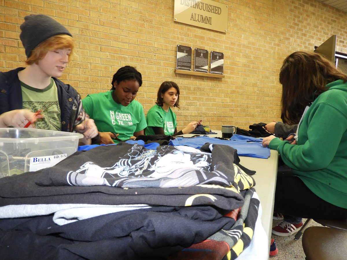 NMCGreenTeam's tweet photo. A great 1st GreenSpiration Day @nmcLRSD! With worms, wizz, green goals, making old t-shirts into bags, handing out wildflower seeds &amp; more! https://t.co/qvEb9JhjpZ