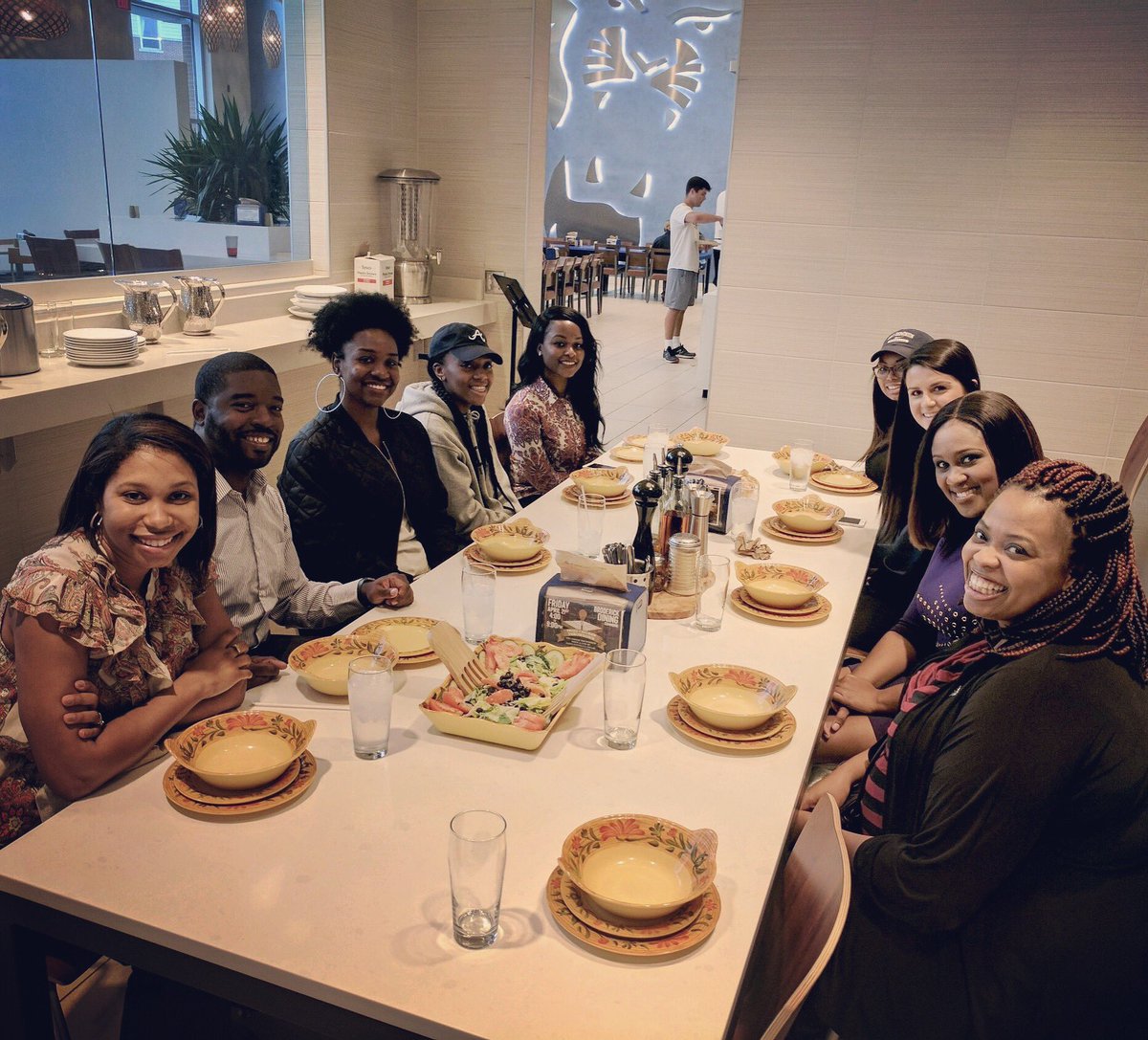 13AshleySmith's tweet photo. #anotherlatepost Enjoyed being a part of the Alumni-Student Dinner with the Annual Giving team at #ODU last night! #myalmamater https://t.co/8ghAklRGOa