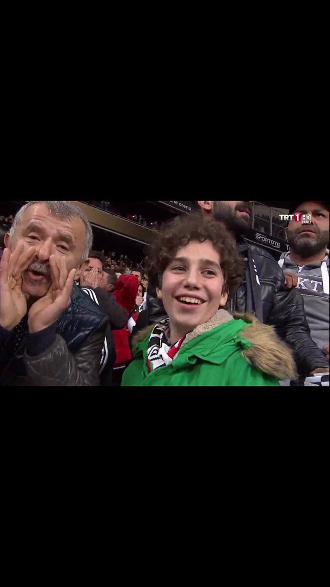 gbaylam's tweet photo. Tosiç'i bu çocuğun duası kurtardı.. #Beşiktaş https://t.co/hOahEqidag