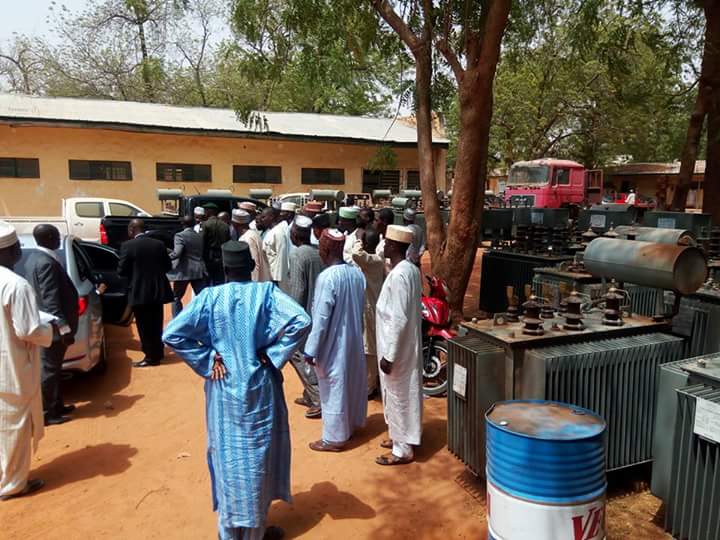 Sb_kalgo's tweet photo. The @KBStGovt purchase 40 newly transformers worth #161m to be distributed across towns & villages in the State @AABagudu @DrZSB @AishaAK49 https://t.co/qB7ridJ3yQ