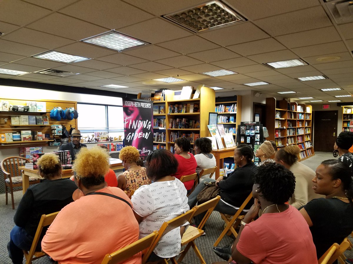 JosephBethCincy's tweet image. So excited to welcome back bestselling author Eric Jerome Dickey! #FindingGideon