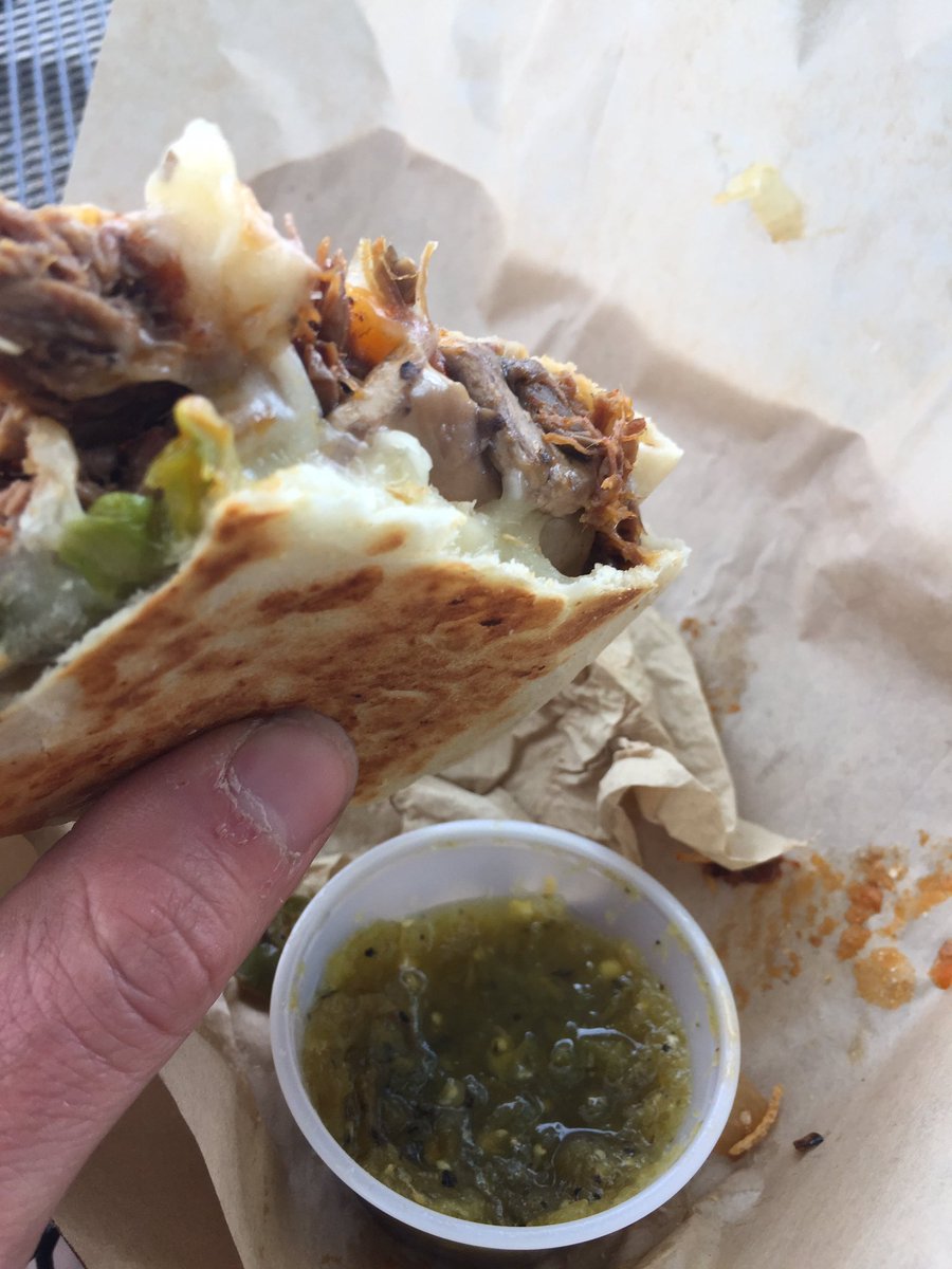 AdamsAppleGames's tweet photo. Just destroyed some rockin' dillas @quesomobilla #foodtruck https://t.co/JmvMpR1fzX