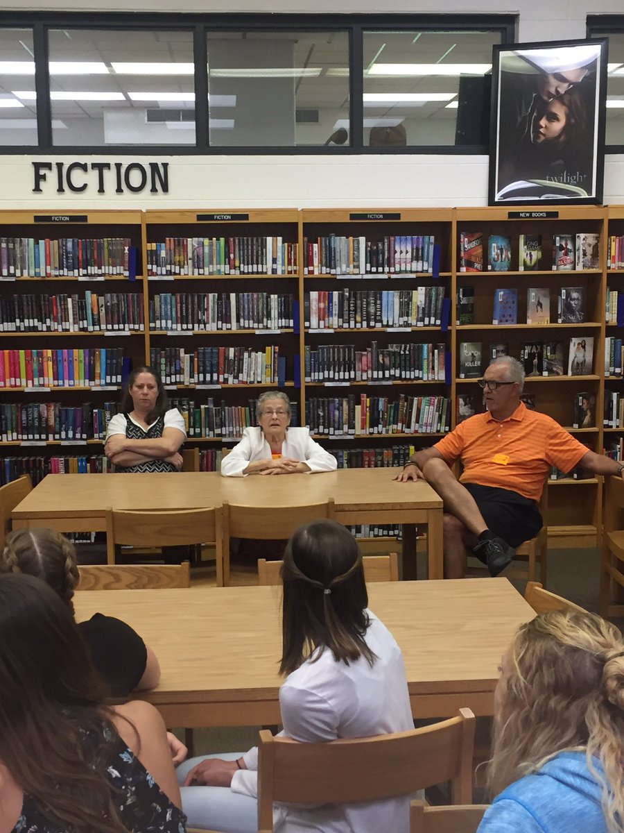 Traveler112263's tweet photo. Thanks to Joyce Stallard for coming all the way from Pound, VA to speak to my class about her brother, Francis Gary Powers (U-2 Spy pilot). https://t.co/1VRH8teIYl