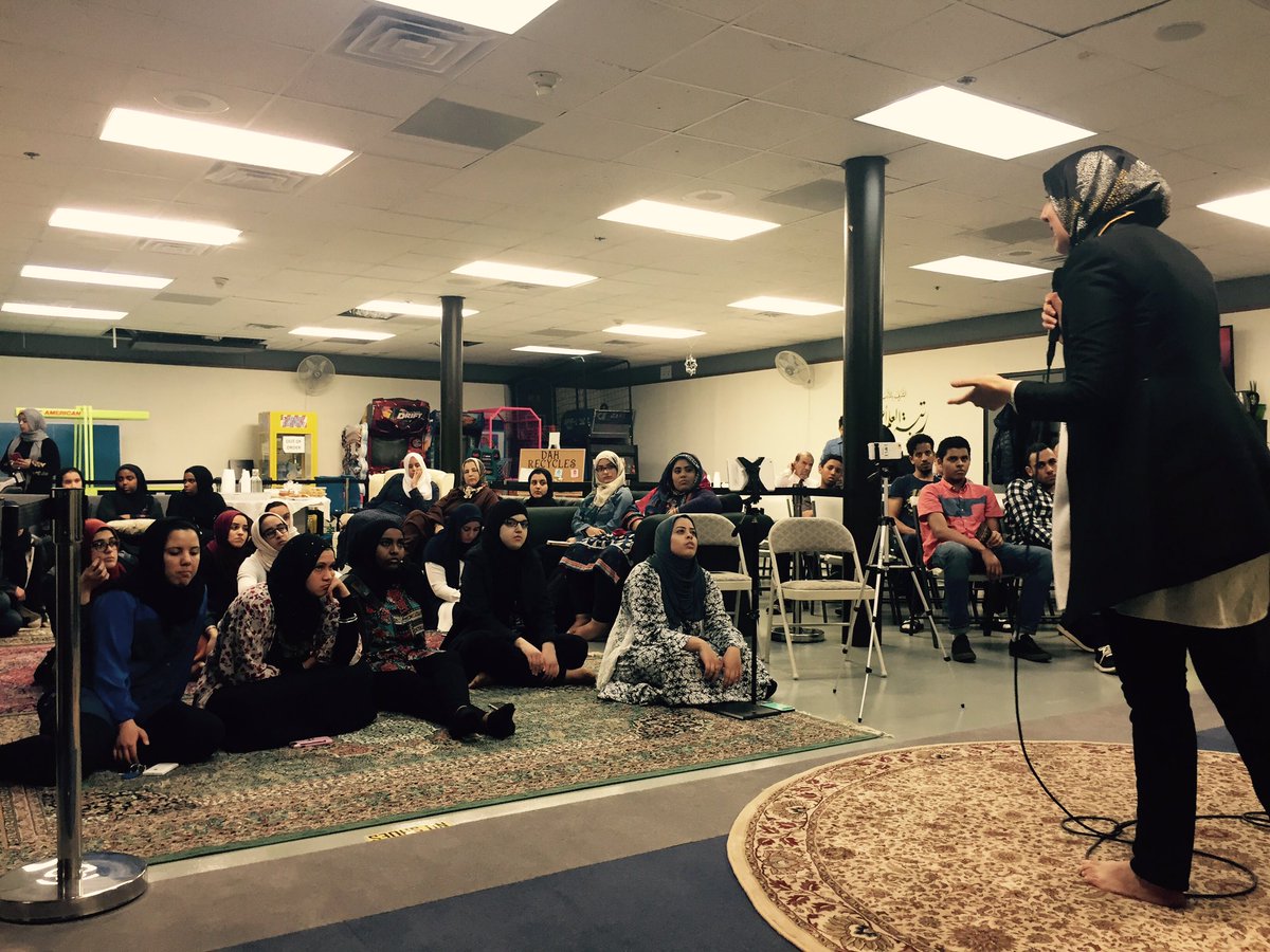 DAH_Youth's tweet photo. Fast & Learn tonight with the YasGuru! #fastandlearn #dahyouth #YasGuru https://t.co/SxxbGM3AO4