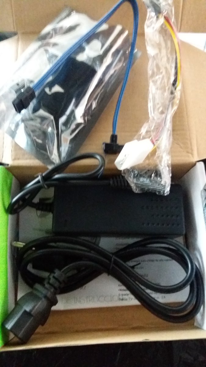 KevinFl79307084's tweet photo. Ofertas,,,
 Bueno, Bonito y Barato..
#MULTIADAPTADOR IDE-SATA a USB 2.0

Office: 24312482.
Whasapp. 4664-8344 https://t.co/OkUiz9zazN