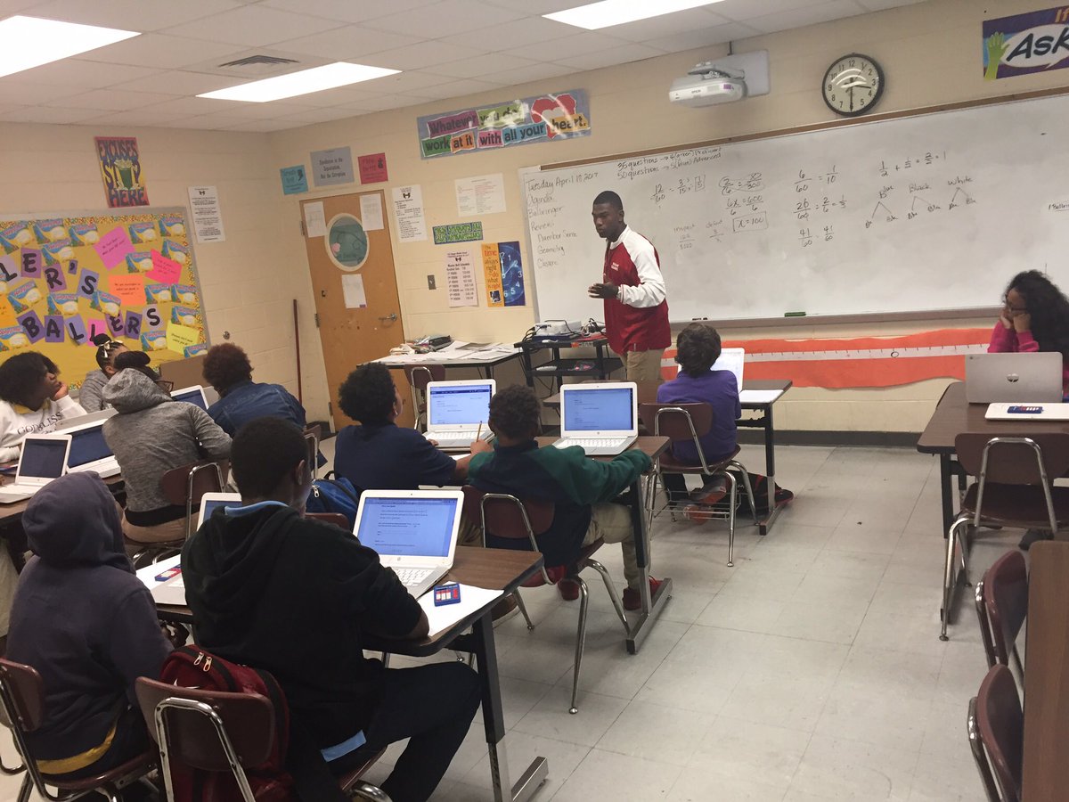 nrburgermiddle's tweet photo. Thanks HHS student Dexter Jordan for stopping by Burger for Power Talks! #StateTestingReady #TogetherBurgerWINS @HPSD @HpsdSup @dtrain__42 https://t.co/E3JNRfqIem