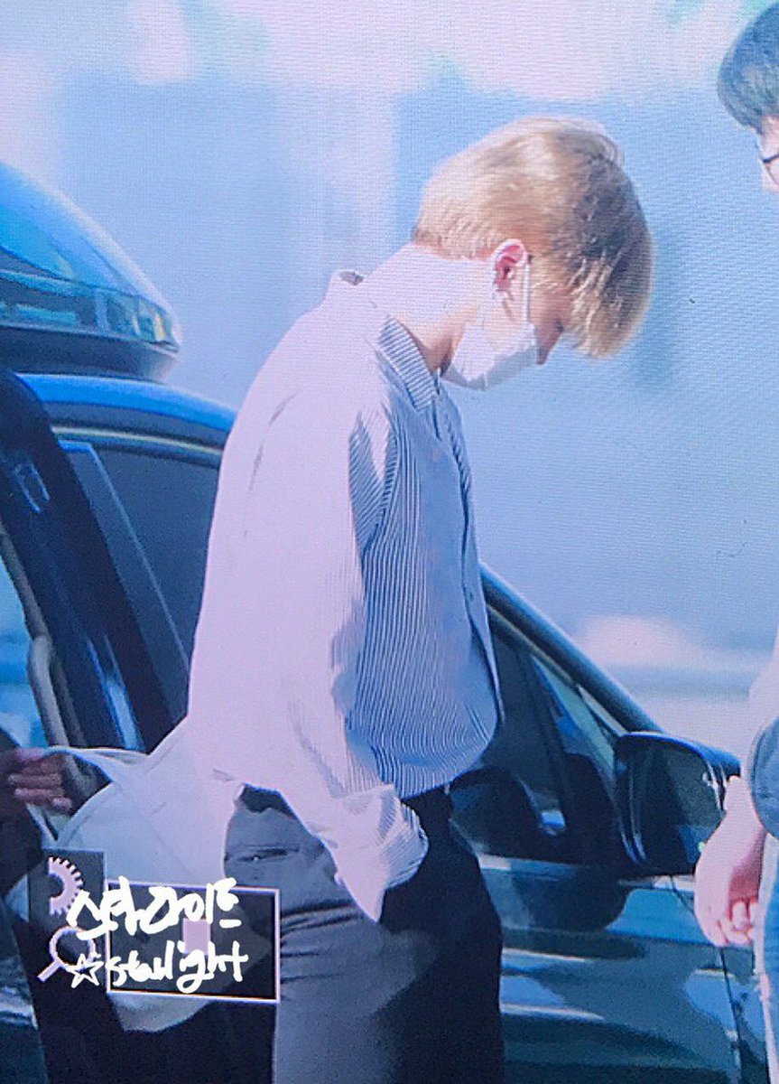 kor_celebrities's tweet photo. 防弾少年団 BTS Jimin、出国中。 「防弾少年団」のまとめLIVE： https://t.co/2jbuyasISA https://t.co/v95gUxkede