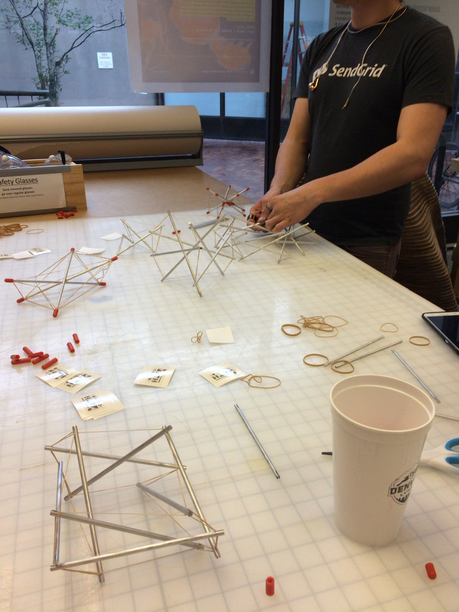 EigenSpades's tweet photo. Tensegrity! #cumath #inworks https://t.co/0MtNjnp74Z