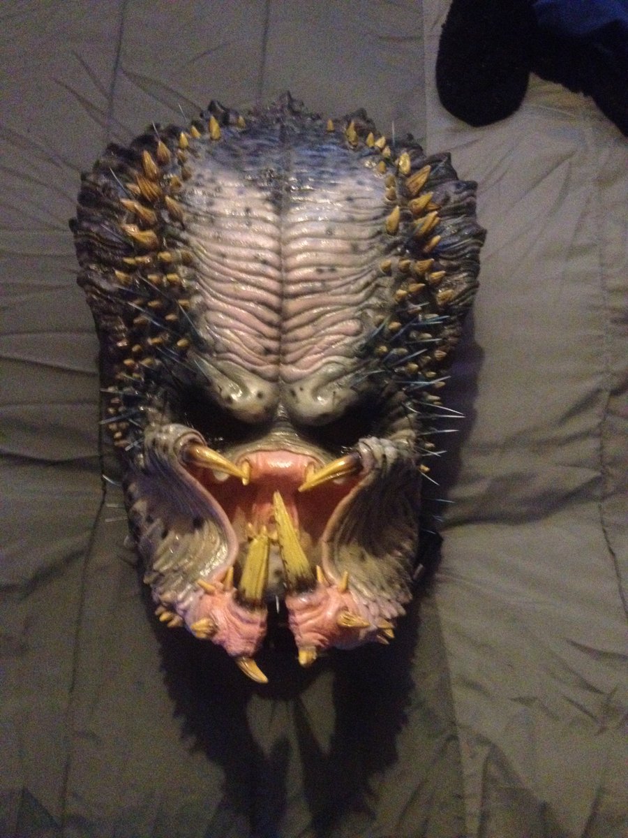 JamesHowgatefx's tweet photo. Elder Predator Mask Complete. Just the Dreads and Beads to add. https://t.co/CHhW0ORVuL