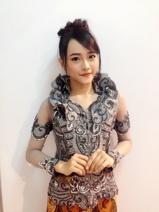 Foto-Foto Ayu-nya Member JKT48 Dalam Balutan Kebaya Pada 