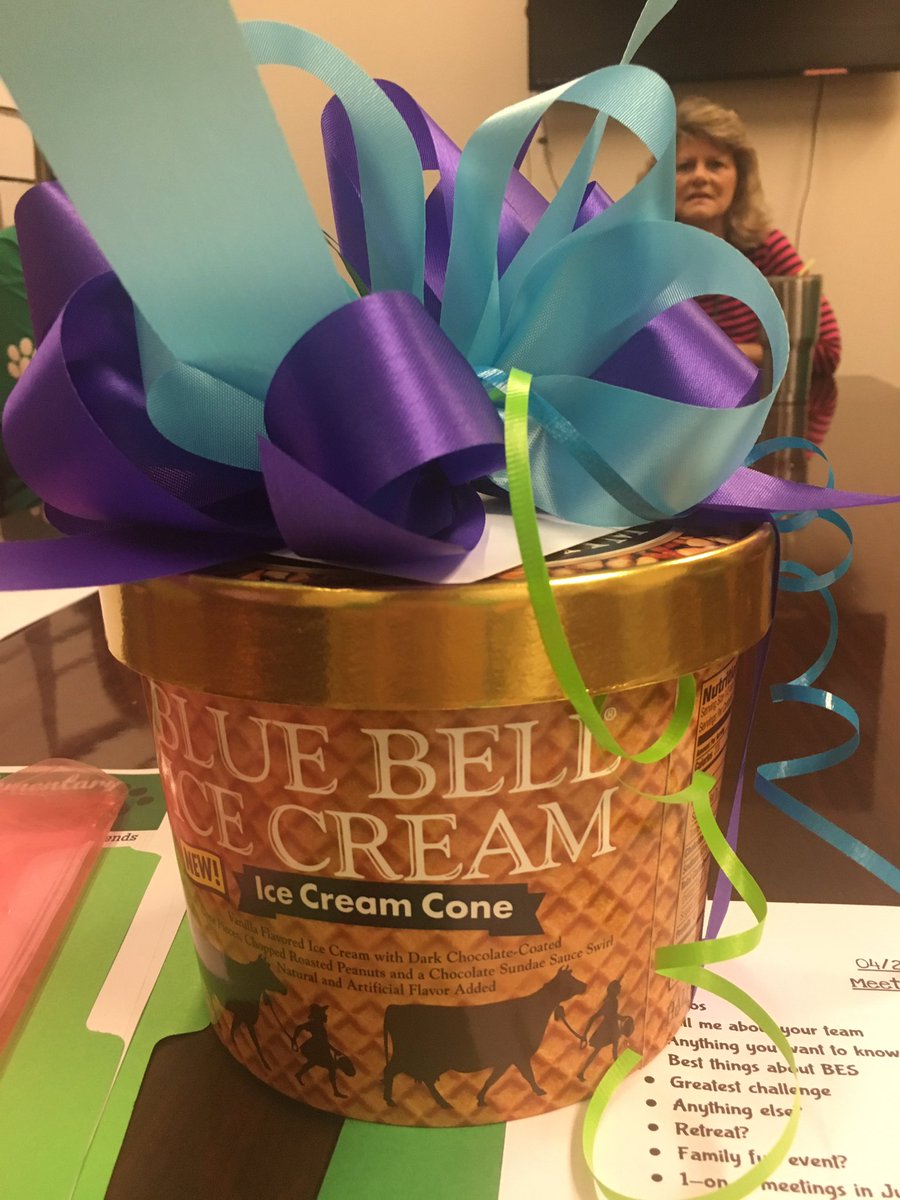 JenniferVest99's tweet photo. Amazing first day and a warm welcome @BrenhamElem - loved meeting the staff and getting hugs from so many sweet faces! #ichoosebrenham https://t.co/SJFRpGfzZv
