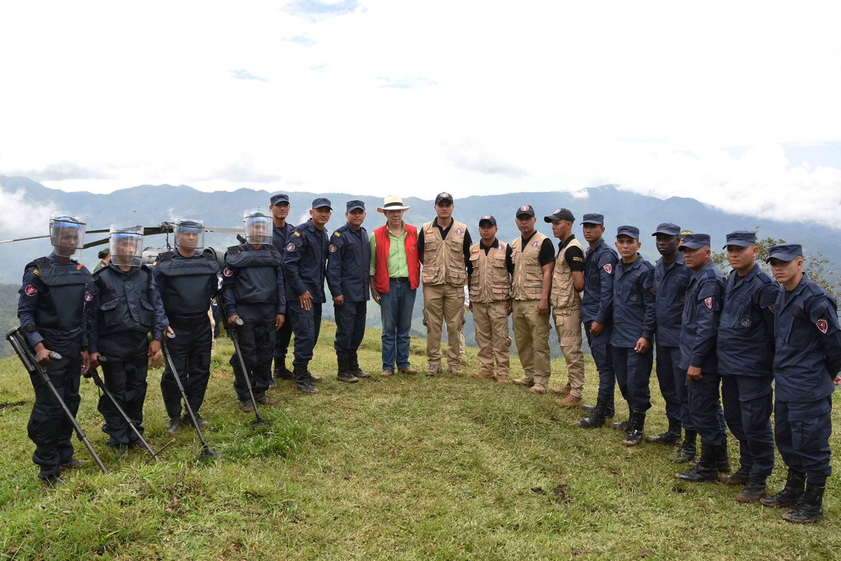 #LaPazAvanza con labores de desminado asignadas a 9 operadores, entre civiles y militares. Meta es limpiar más 23 millones de mts2 para 2021