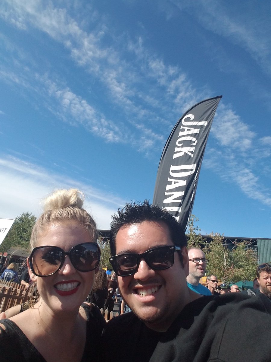 AngelzBofficial's tweet photo. #tbt when I got to see @TarynKISW @RevEnFuego @999KISW at #pain2016 #seattlerockradio https://t.co/lWFfutvjFs