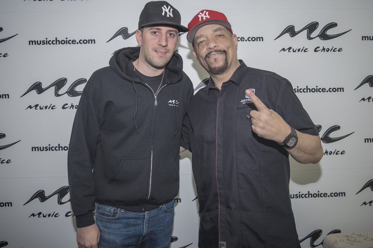 "Read the sign... LEMONADE"