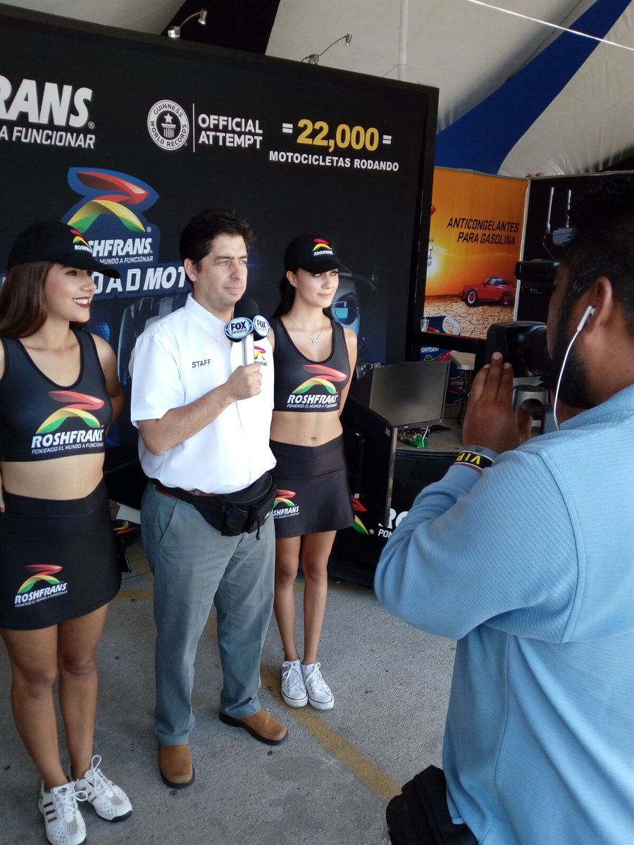 leadimage's tweet photo. Francisco Ramos de @RoshfransMX, en entrevista con @FOXSportsMX, iniciando la promoción de la Legendaria Semana de la Moto. #LeadImage https://t.co/l2W9YMblNq