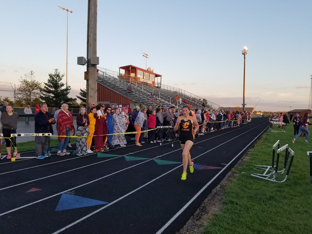 ClintonHS's tweet photo. Running the 1600, #GauntletStyle!! #Payne #Julia https://t.co/y5dnsCig5K