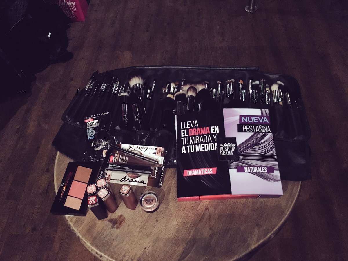 lorealcolombia's tweet photo. En lanzamiento de #PushUpAngel de @MaybellineCol con la gran @normajaneid 
 #VerParaCreer 👀 https://t.co/bzniw557lP