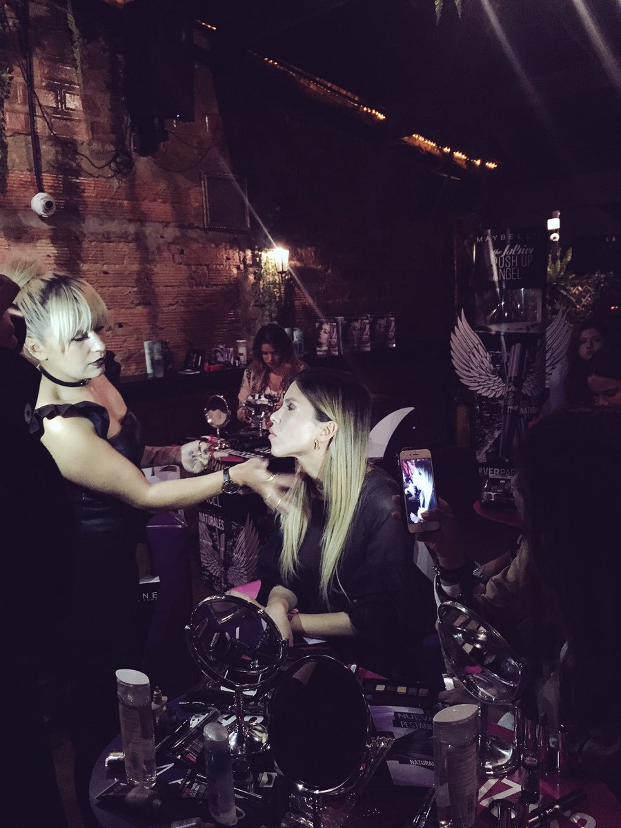 lorealcolombia's tweet photo. En lanzamiento de #PushUpAngel de @MaybellineCol con la gran @normajaneid 
 #VerParaCreer 👀 https://t.co/bzniw557lP
