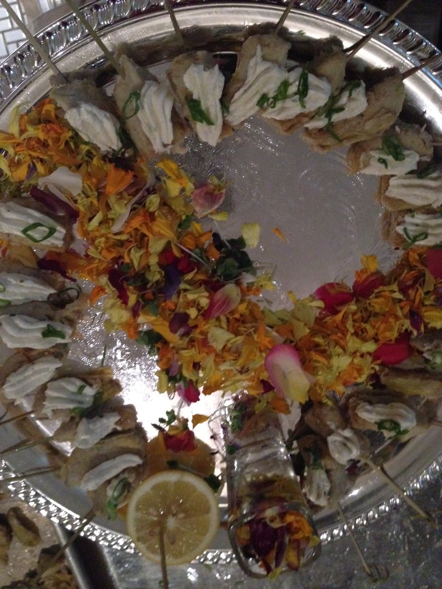 loomischef's tweet photo. Great job tonight Chefs! #wildbirdgala #platinumservice #firstclasscatering @Avenues_org @FlikISDining https://t.co/WCUuPfOPBW