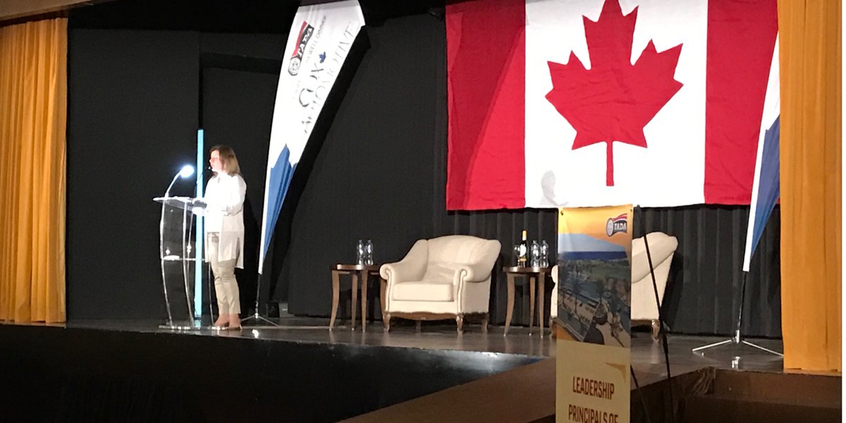 JustinPoyAgency's tweet photo. Leadership principals of Tomorrow with Maria Soklis #COXAUTOINC #TADA_CA #justinpoyagency #loscabos https://t.co/8MrmZrA7jF
