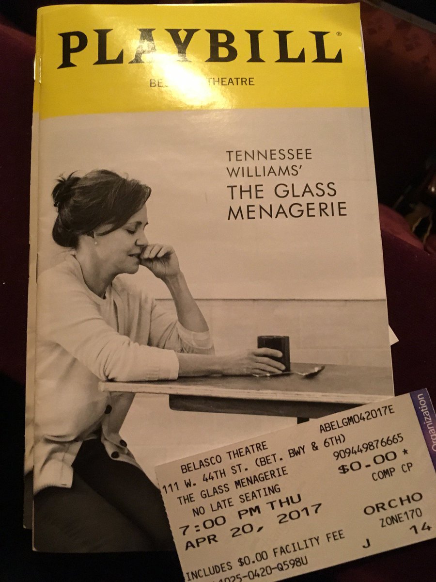 KokoSurprise's tweet photo. #glassmenagerie #broadway #theater #nyc #SallyField #TennesseeWilliams (@ Belasco Theatre) https://t.co/ppqJiZzWZN https://t.co/RhoZeRDuhZ
