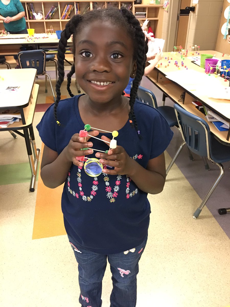 JamieBaumann's tweet photo. #DHESTEAMNIGHT @DHElementary https://t.co/nnpke1UBKe