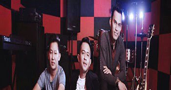 MusikAja_ID's tweet photo. The Potters - Ingatkah Kita https://t.co/RDib8NCFvI https://t.co/a3ITdTsbZW