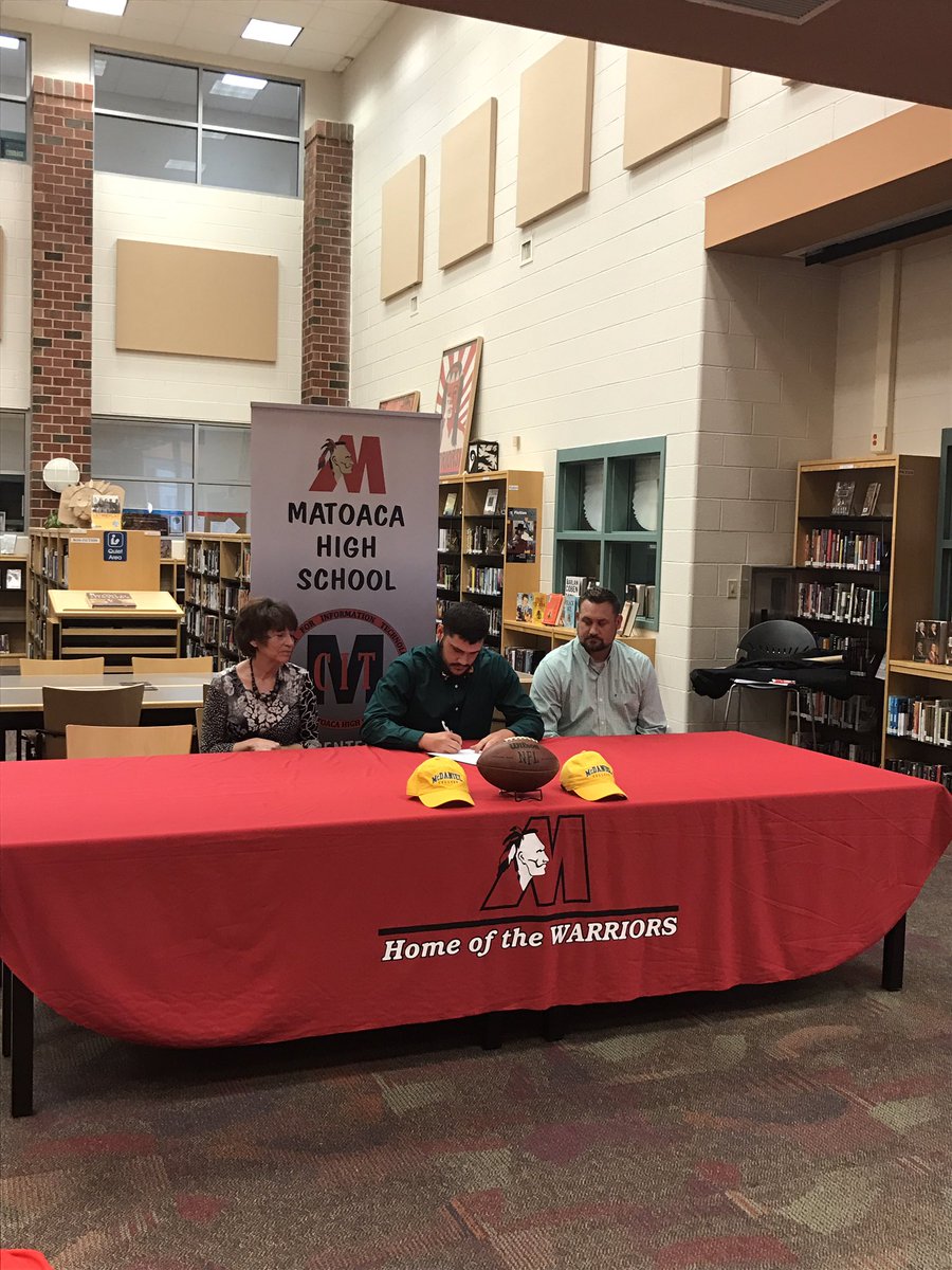 MatoacaMedia's tweet photo. Congrats to Tyler Voorhies ( @TylerV_davis  ) and Tyra Culmer for signing today. https://t.co/jFb1aCmNhL