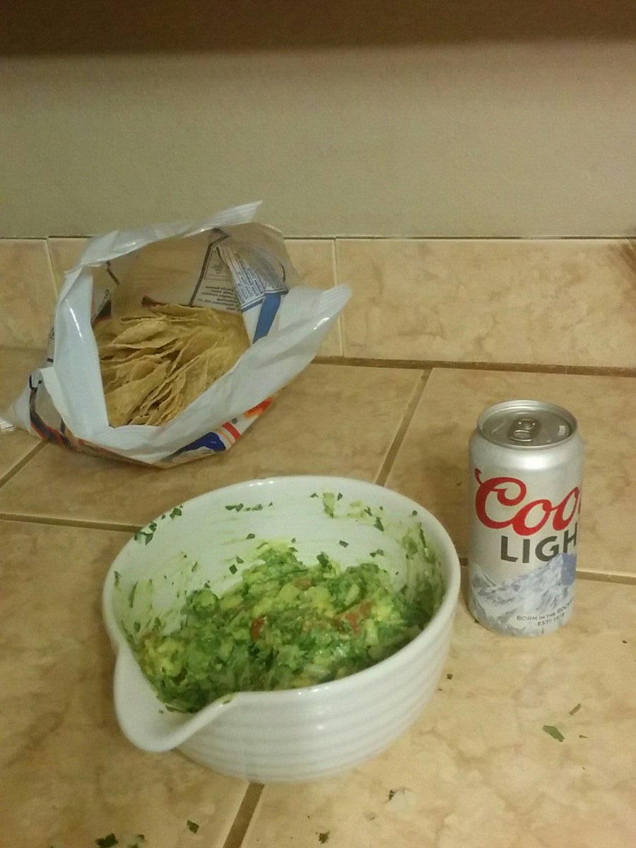 birdybomber's tweet photo. This might be the healthiest meal I've ever made for myself #bachelorchef https://t.co/YcYbbJxd3A