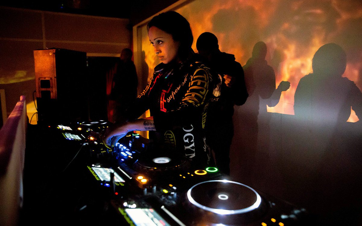 Bold, confrontational, unique— Venus X talks through her craft residentadvisor.net/features/2966