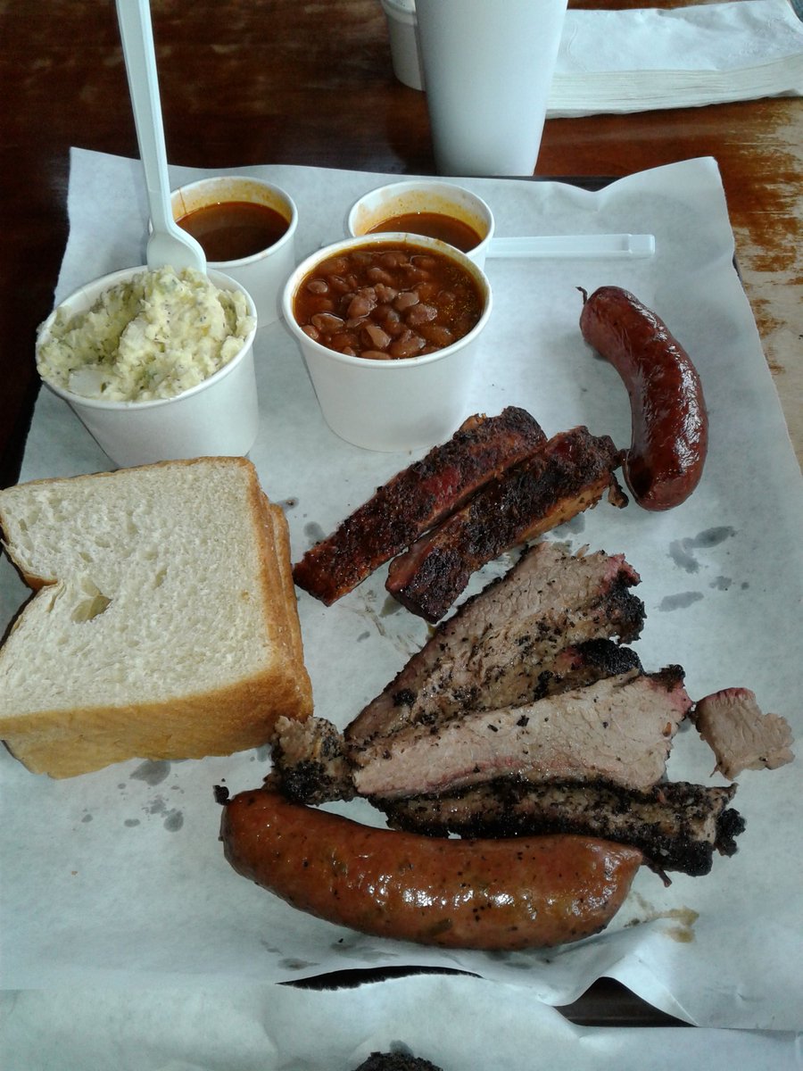 BIG_R78's tweet photo. Louie Mueller beef rib for lunch today was awesome!!! https://t.co/wq9GvUMIlN