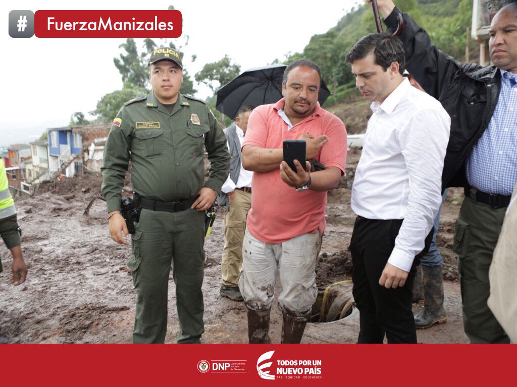 DNP_Colombia's tweet photo. #DNPconlaGente de #Manizales. Se prepara equipo técnico de la entidad para acompañar acciones de mitigación del riesgo. #FuerzaManizales https://t.co/eUMYCeE4Mg