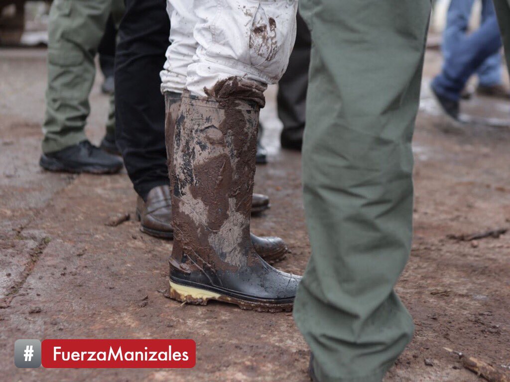 DNP_Colombia's tweet photo. #DNPconlaGente de #Manizales. Se prepara equipo técnico de la entidad para acompañar acciones de mitigación del riesgo. #FuerzaManizales https://t.co/eUMYCeE4Mg