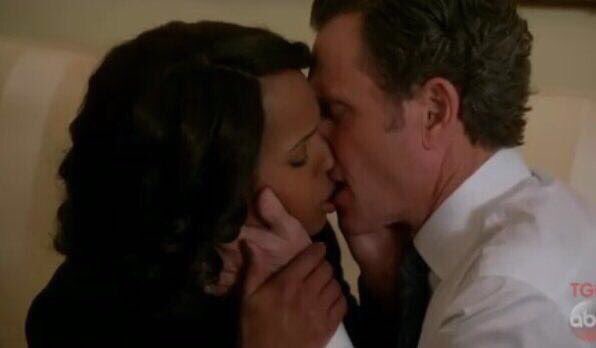 Luciana_Miranda's tweet photo. EU VIVI POR ISSO! #Scandal #OlitzIsBack #ChoraHaters https://t.co/Oobf6uAy6v