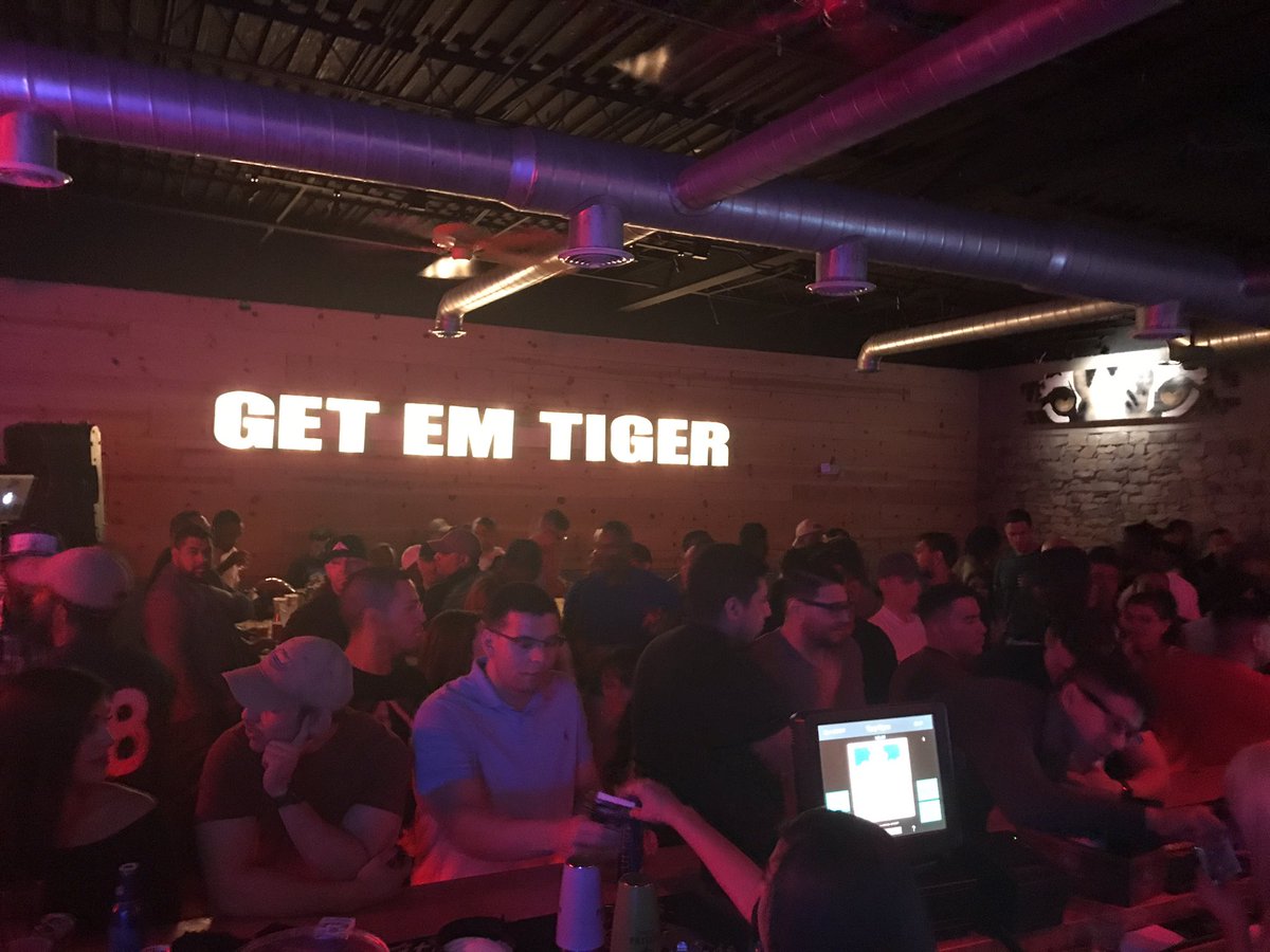 TipsyTiger915's tweet photo. Spot how many baby daddies and win a shot https://t.co/WFEk8pNyPE
