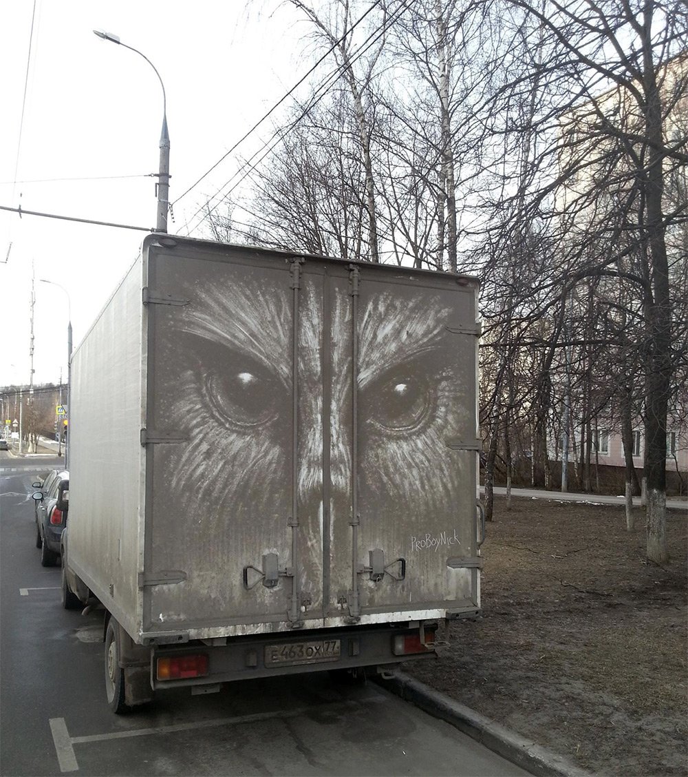 NonziBear's tweet photo. This dude just finds dirty vehicles and makes art. Wow https://t.co/STRXzC5sNa