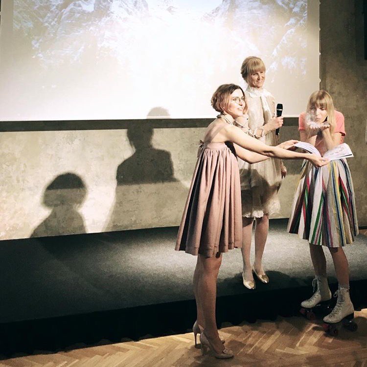 soffa_mag's tweet photo. #SOFFA20 #SOFFAcesky launched at Gallery #Smetanaq 👏🏻❤️ Thank you all! https://t.co/kqdVuwJBaI
