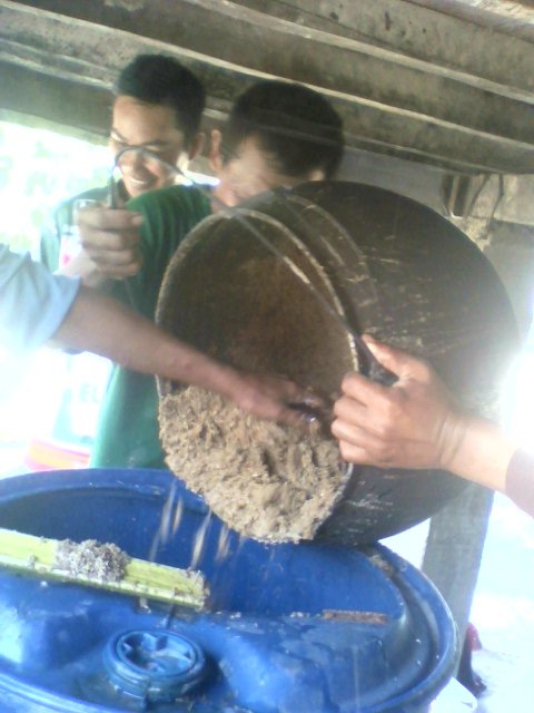 FsSumsel's tweet photo. Pembuatan mol dan pgpr ke petani
@oyikkusuma 
@KomiteNusantASN 
@fsthlpoptnasional
@alexnoerdin 
#SahkanRevisiUUASN https://t.co/NzxkZ3WB29