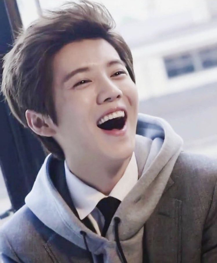 Happy 27th birthday lu han  !! 