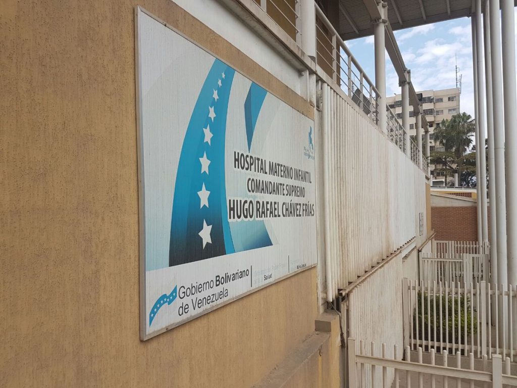 ConElMazoDando's tweet photo. Terroristas contratados por la oposición atacaron hospital materno con 54 niños en Caracas - https://t.co/jO9Rfr0Ebs https://t.co/VwiyyEzMtc