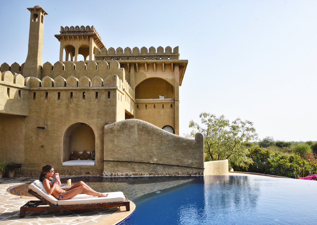 ChloeSterk's tweet photo. This 🇮🇳🙏🏻 Thank you @RelaisChateaux for the unforgetable stay 🌹❤️  @incredibleindia #mihirgarh https://t.co/ilN9rDXvPc