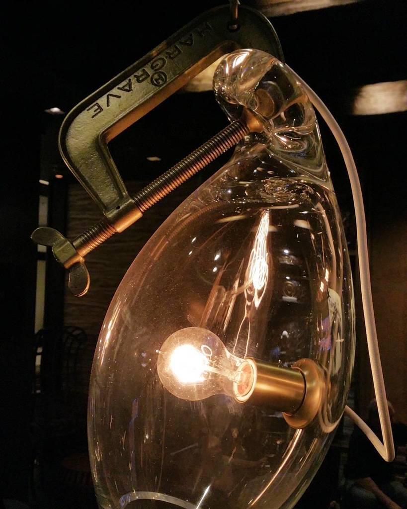 VividViews's tweet photo. Definitely one of the most unique lighting fixtures I've seen anywhere. #rblock #renhotelphx https://t.co/C6m4u144SH https://t.co/7a2UqiOZ3V
