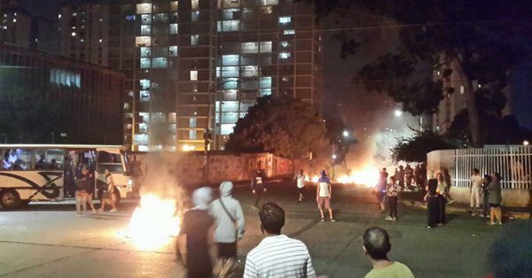 eldiario's tweet photo. Reportan un muerto y varios heridos en El Valle (Fotos+Video) https://t.co/kIOFLDprSk https://t.co/93zaRgTR5L