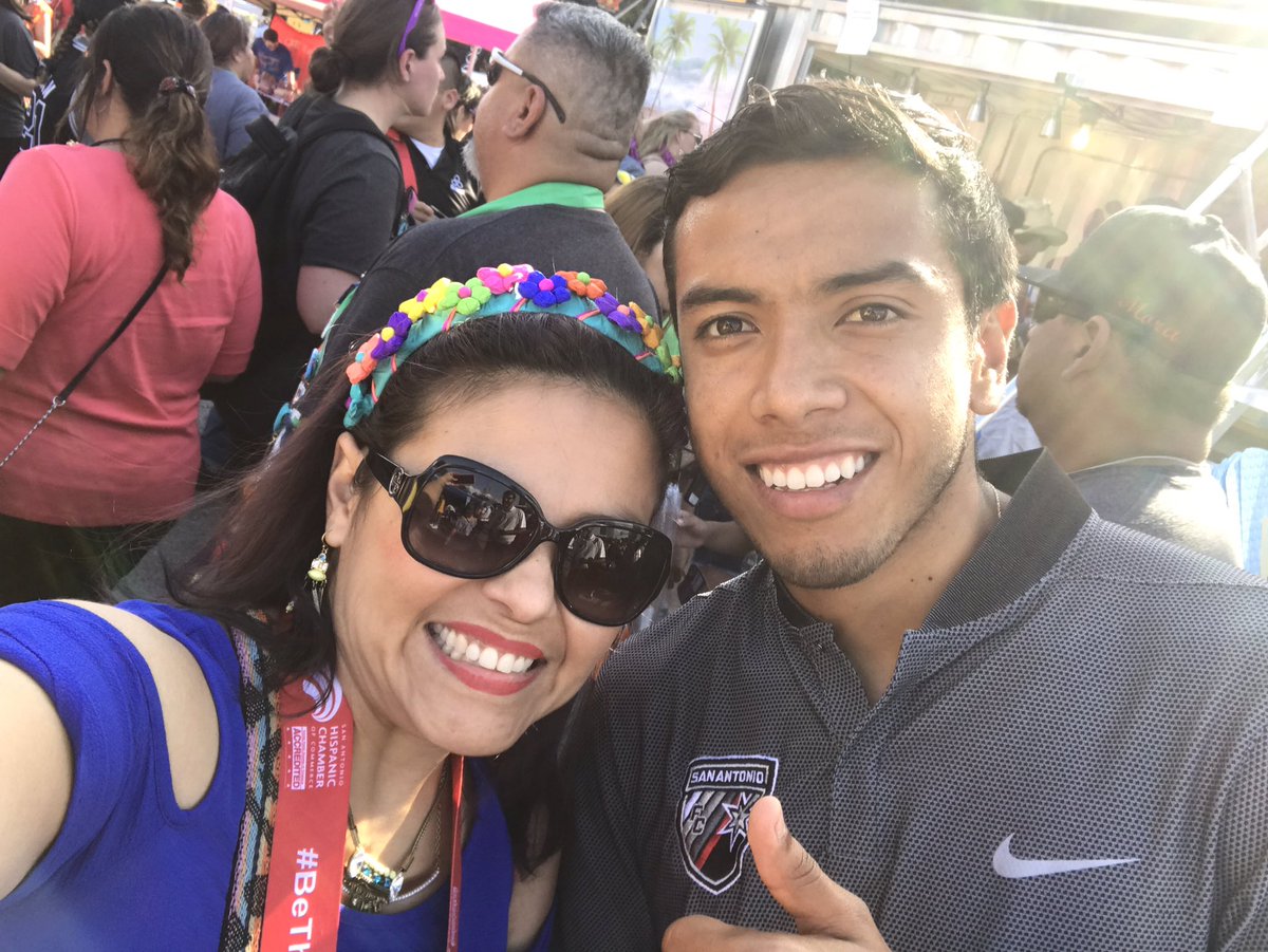 rcordova1375's tweet photo. #cheeringyouguyson #fromsa #injuredplayer @SanAntonioFC @MLSinSA @FiestaSA #miguelsalazar https://t.co/Vnx3KG38Sw