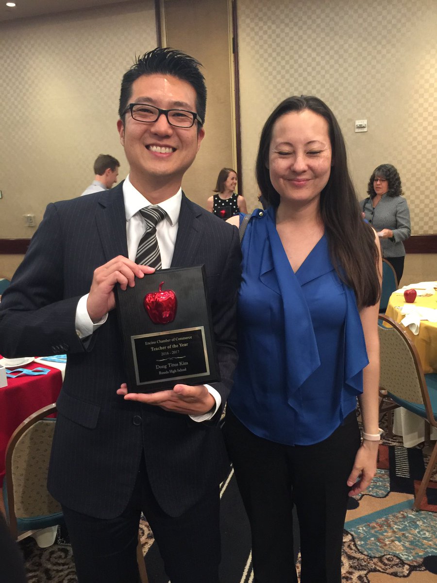 melanieawelsh's tweet photo. @ResedaHS @AmeMagnet teacher Titus Kim Teacher Of Yhe Year w/ last yrs TOY Dr. @hjp3844 Thank You @encinochamber @LAUSDNorthwest @LASchools https://t.co/aRdES24X9c