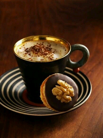 ElenaGo_On's tweet photo. Muy buenos días. Café y besos.Viernes!!!☺ https://t.co/P3nlyWc1AP