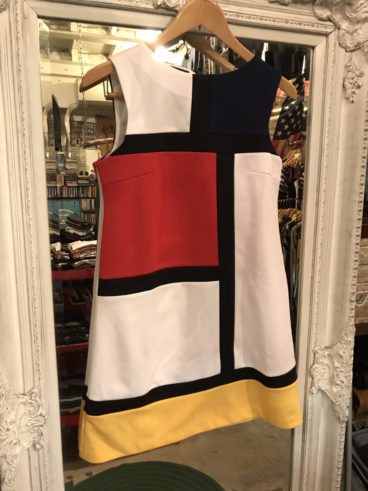 古着屋 Fugs サンローラン モンドリアン柄ワンピース Mods Maydayに合わせて今年も制作一枚店頭にやってきました 現在なら即購入できます 17 5 4 Osaka Mods Maydayに是非 詳細はこちらから T Co B2ucshot 古着屋 Fugs サンローラン モンドリアン柄ワンピース Mods Maydayに合わせて今年も制作一枚店頭にやってきました 現在なら即購入できます 17 5 4 Osaka Mods Maydayに是非 詳細はこちらから T Co B2ucshot