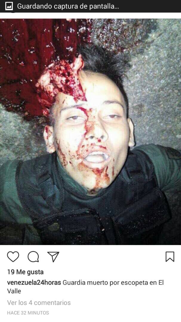CarloSuarezG's tweet photo. @trafficLARA guardia nacional muerto en el #valle #cc#ccsicLARA guardia nacional muerto en el #valle #ccs https://t.co/NcMhctvryg